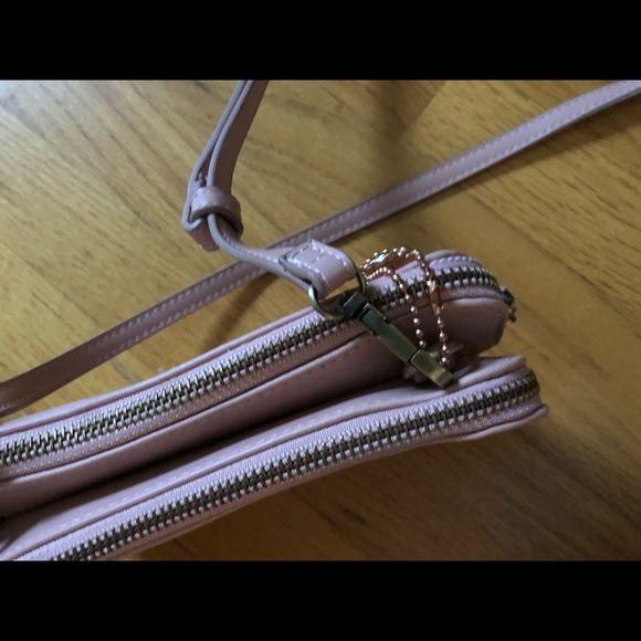 💙 URBAN OUTFITTERS LEATHER SHOULDER BAG - Picture 10 of 12